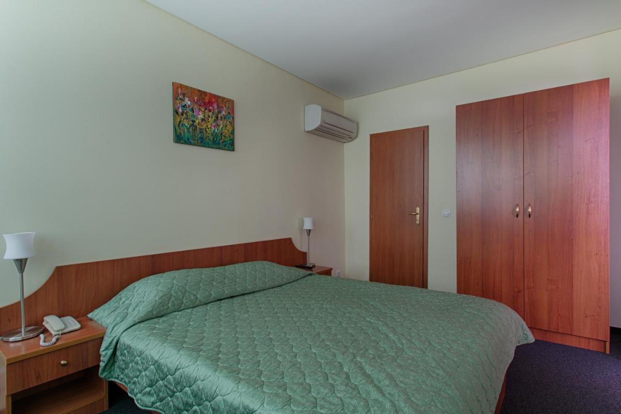 Hemus Hotel Sofia Exteriör bild