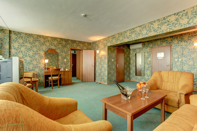 Hemus Hotel Sofia Exteriör bild